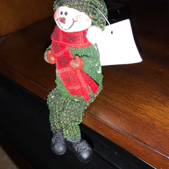2/$10 ADORABLE 5” SITTING SNOWMAN - Picture 5 of 6
